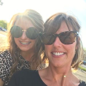 Meet your Posher, Jennifer